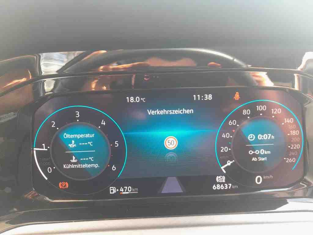 Volkswagen Golf-8 Var. 2.0 TDI Life NAVI LED PDC ACC 6