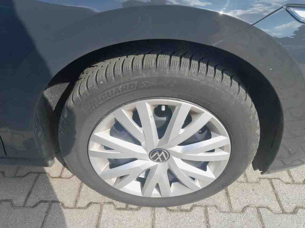 Volkswagen Golf-8 Var. 2.0 TDI Life NAVI LED PDC ACC 12