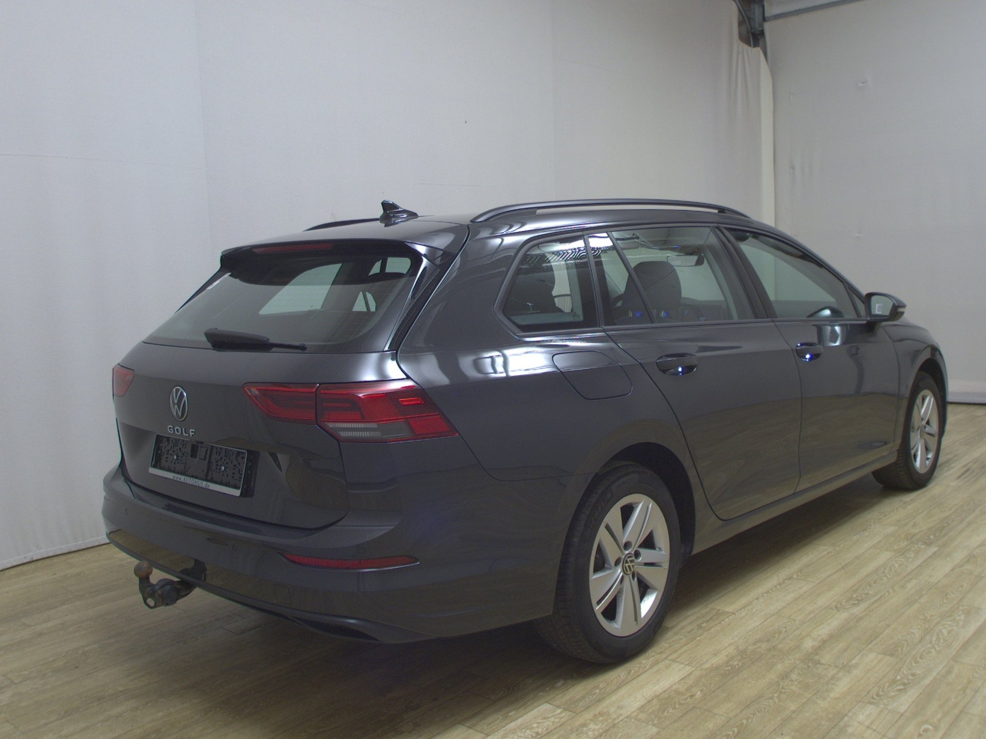 Volkswagen Golf-8 Var. 2.0 TDI Life Navi DC LED 4
