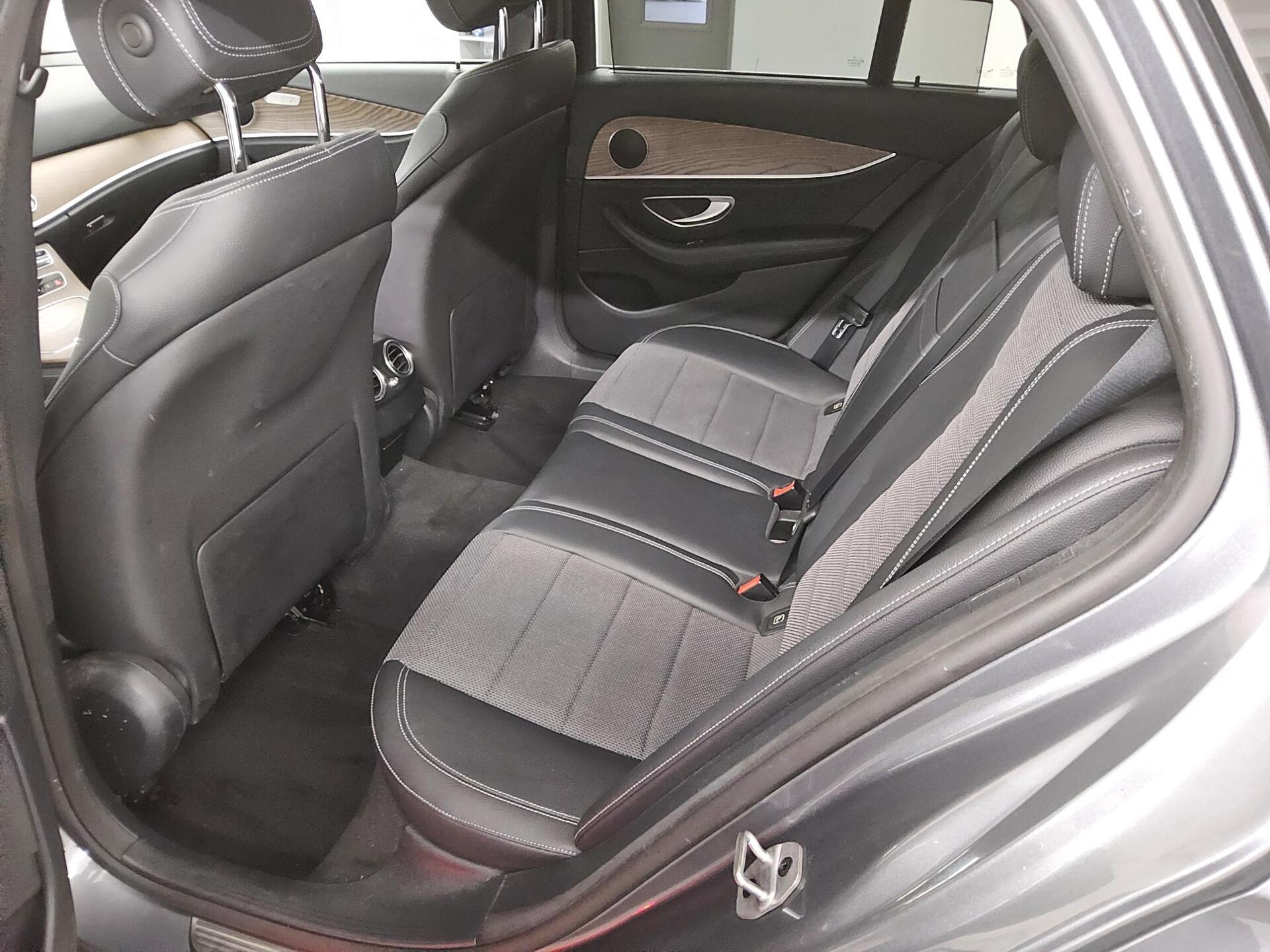 Mercedes-Benz E 300 T de Avantgarde Navi LED AHK 360°- Kamera 13