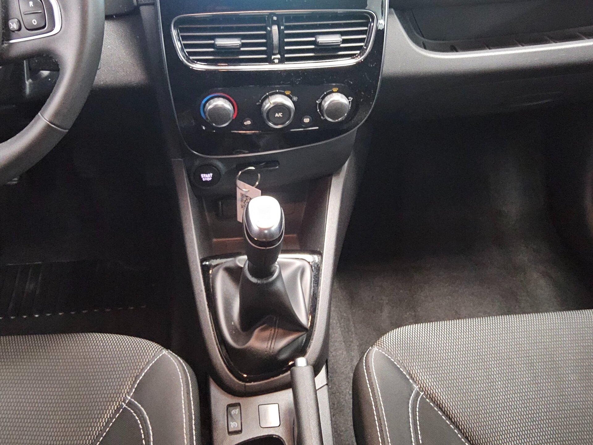 Renault Clio 0.9 TCe Navi AHK Shz BT Klima Tempomat 6