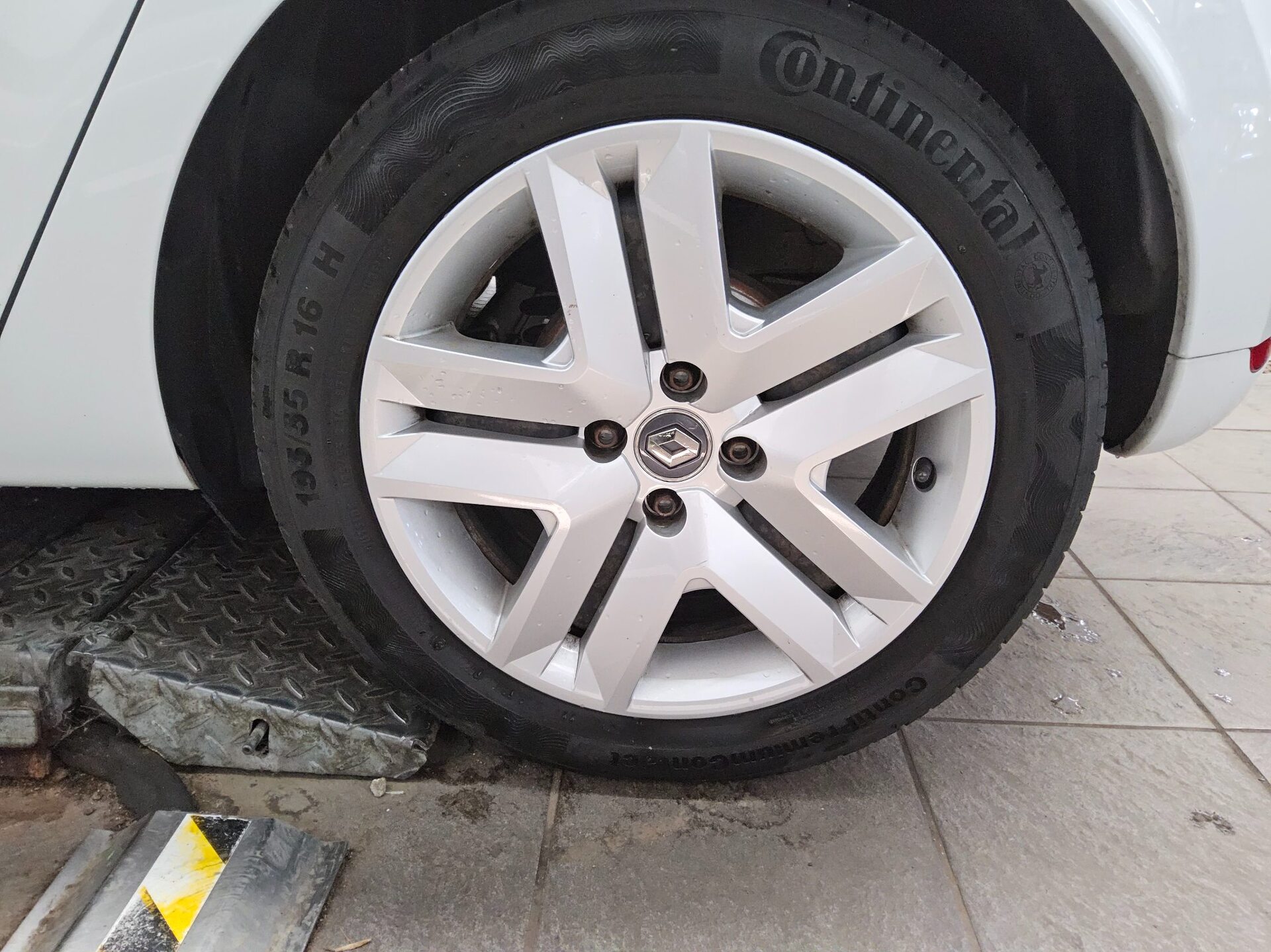 Renault Clio 0.9 TCe Navi AHK Shz BT Klima Tempomat 10