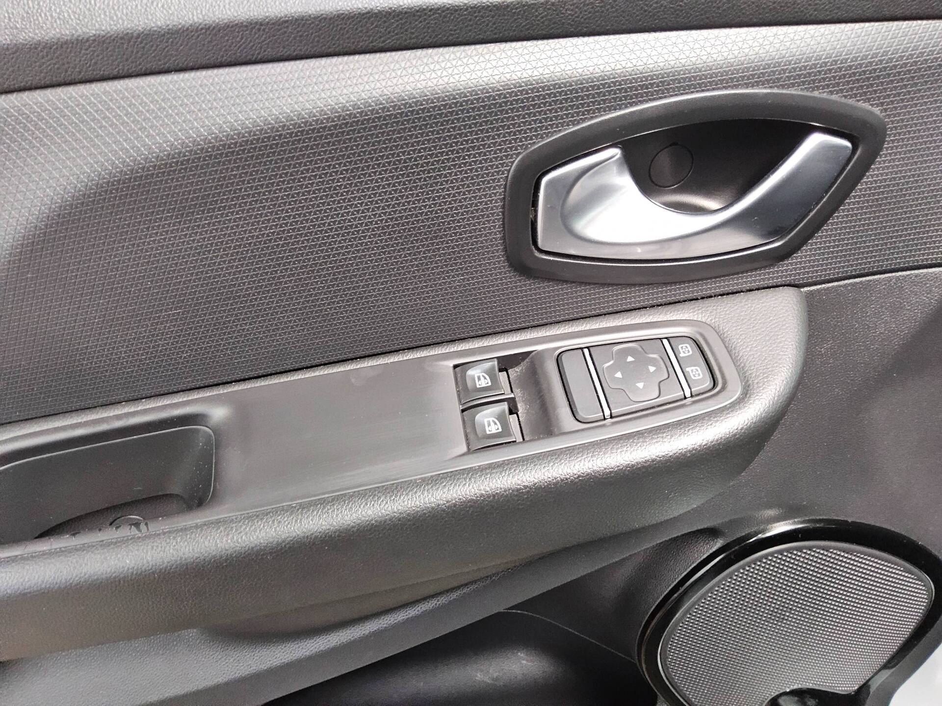 Renault Clio 0.9 TCe Navi AHK Shz BT Klima Tempomat 9
