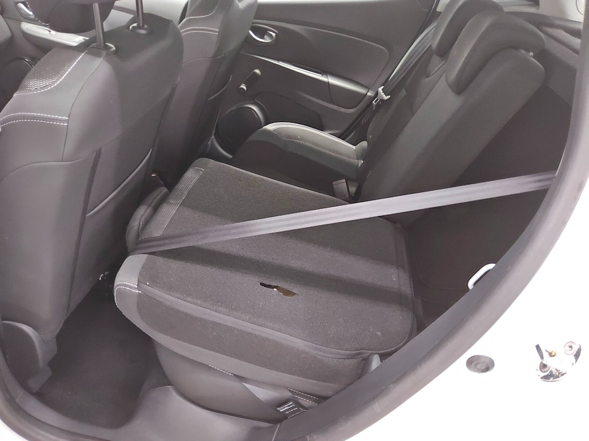 Renault Clio 0.9 TCe Navi AHK Shz BT Klima Tempomat 12