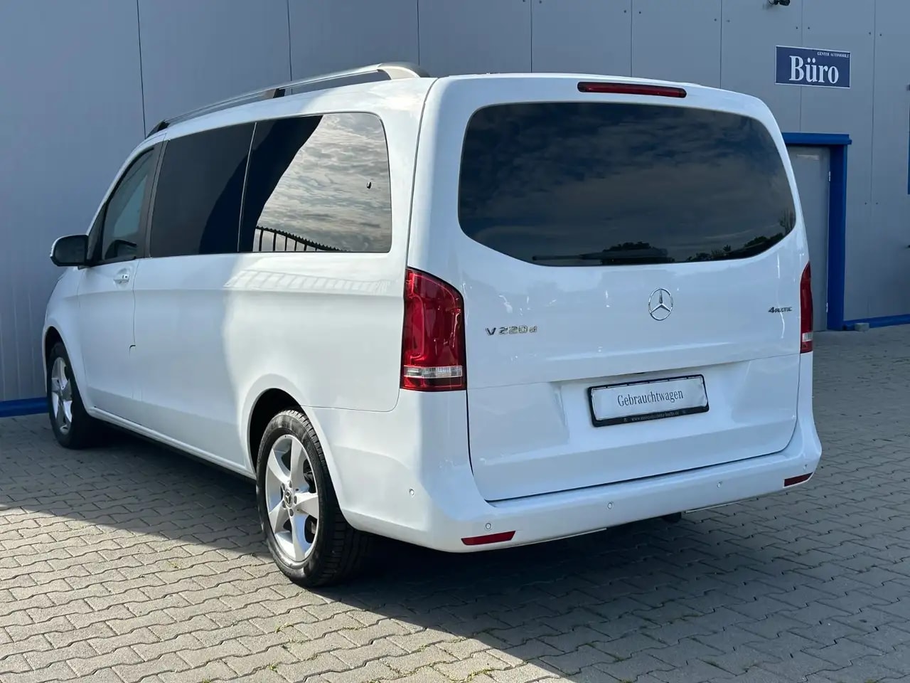 Mercedes-Benz V 220 V220 d LANG 4M 9G WEBASTO NAVI MBUX AHK 7-SITZER 4