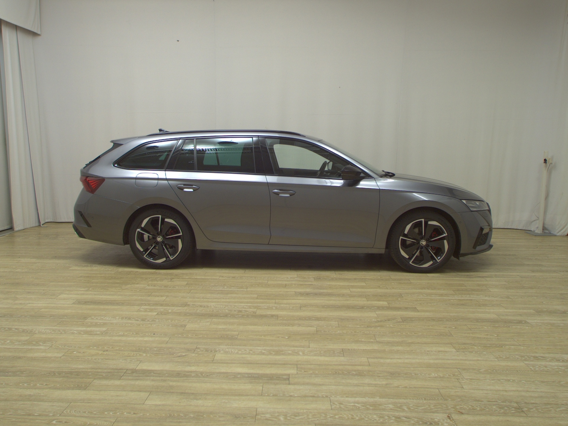 Skoda Octavia Kombi 2.0 TDI RS Navi LED vc HuD ACC RfK