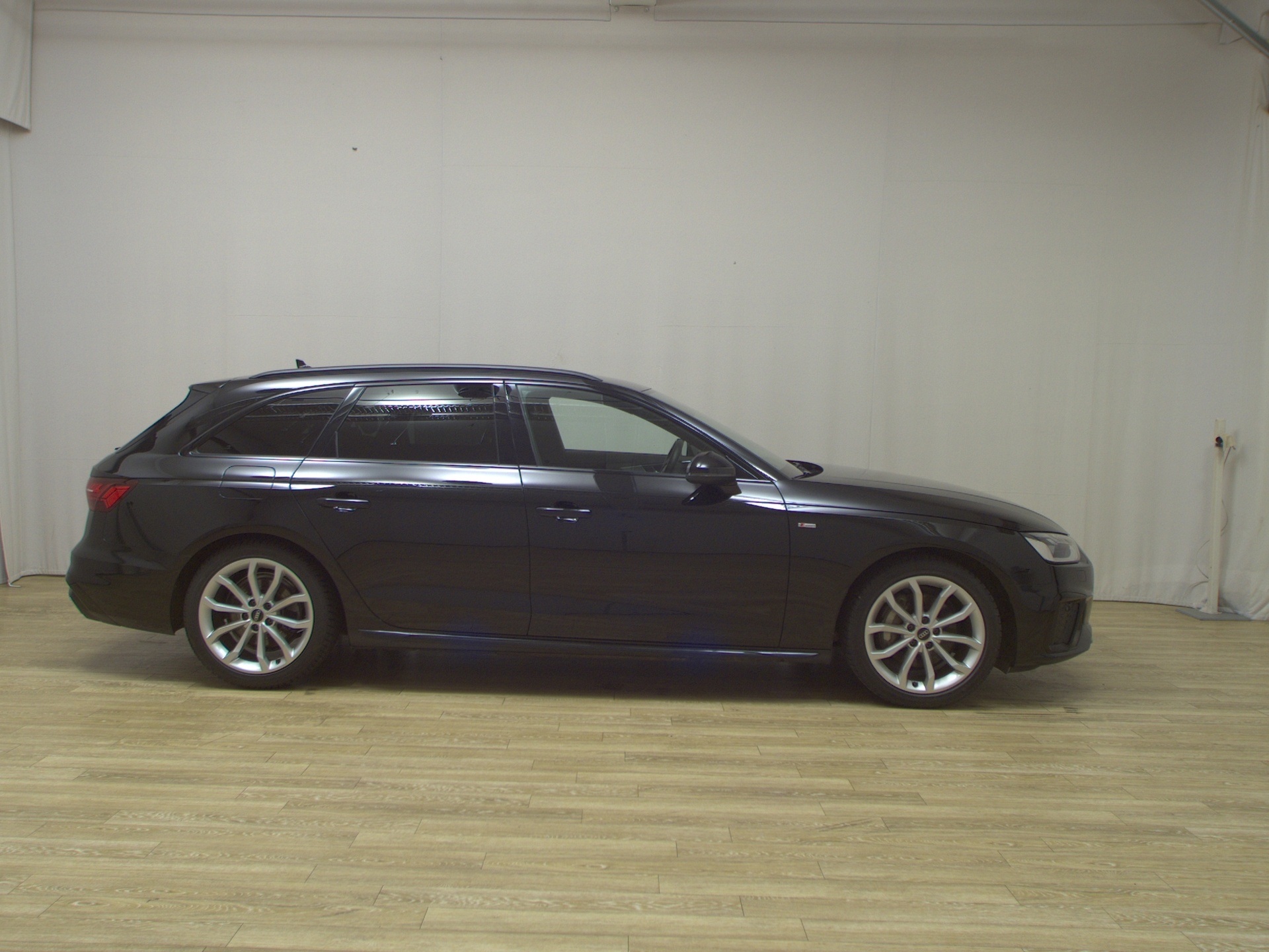 Audi A4 Avant 40 TDI S-Line Navi Matrix Virtual Sound RFK