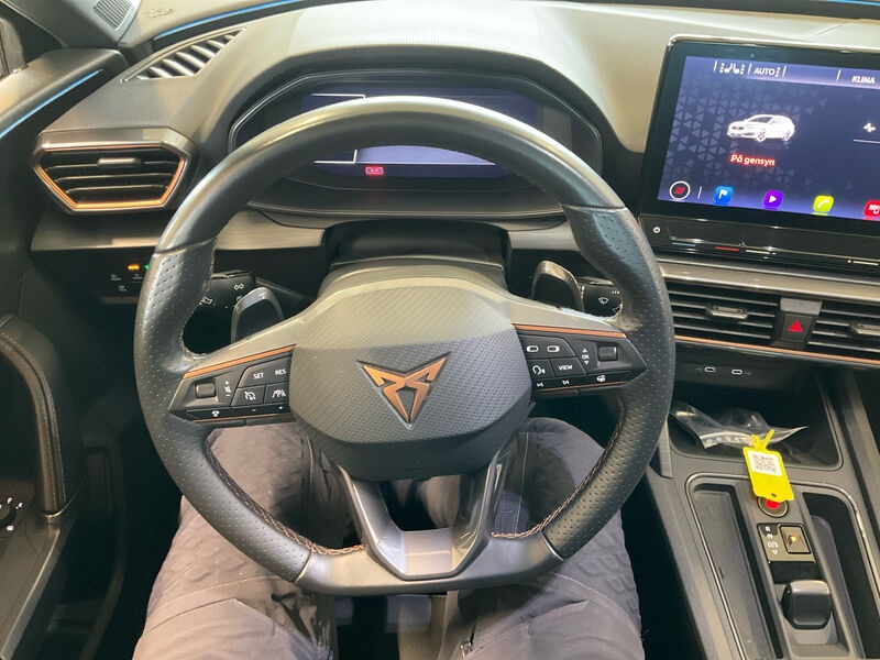 Cupra Leon 2.0 TDI NAVI SHZ RFK LED ACC 8