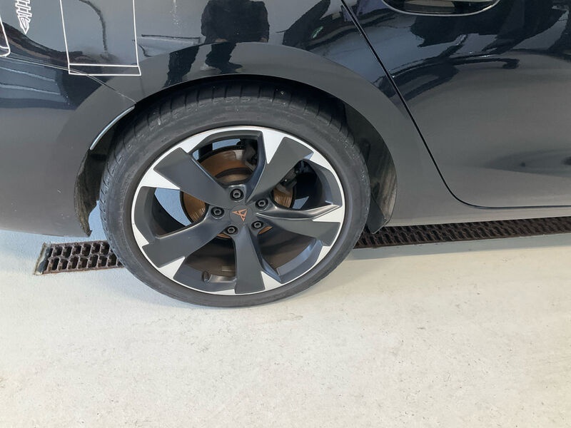 Cupra Leon 2.0 TDI NAVI SHZ RFK LED ACC 12