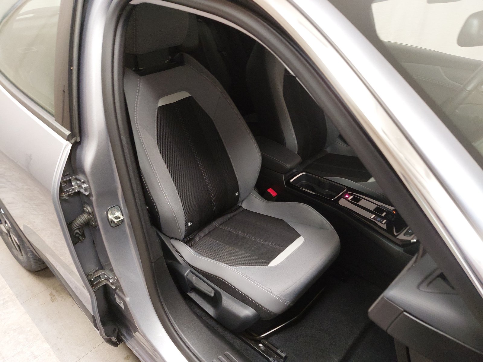 Opel Mokka-e Elegance NAVI LED SHZ RFK 10