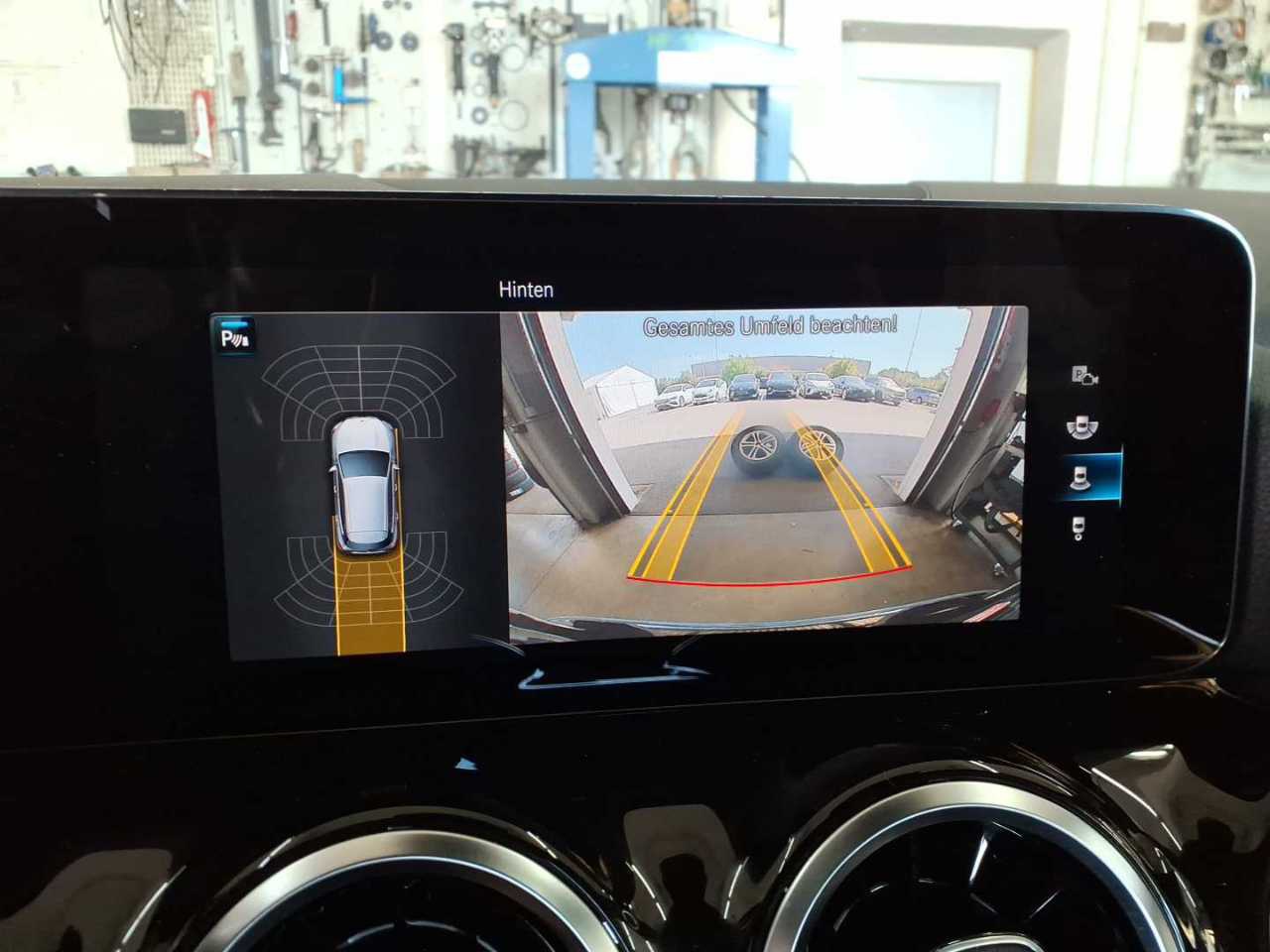 Mercedes-Benz GLA 220 d 4M Progressive NAVI SHZ PANO RFK ACC 10