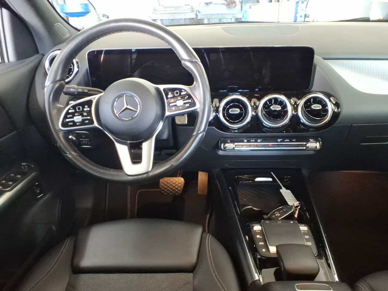 Mercedes-Benz GLA 220 d 4M Progressive NAVI SHZ PANO RFK ACC 5