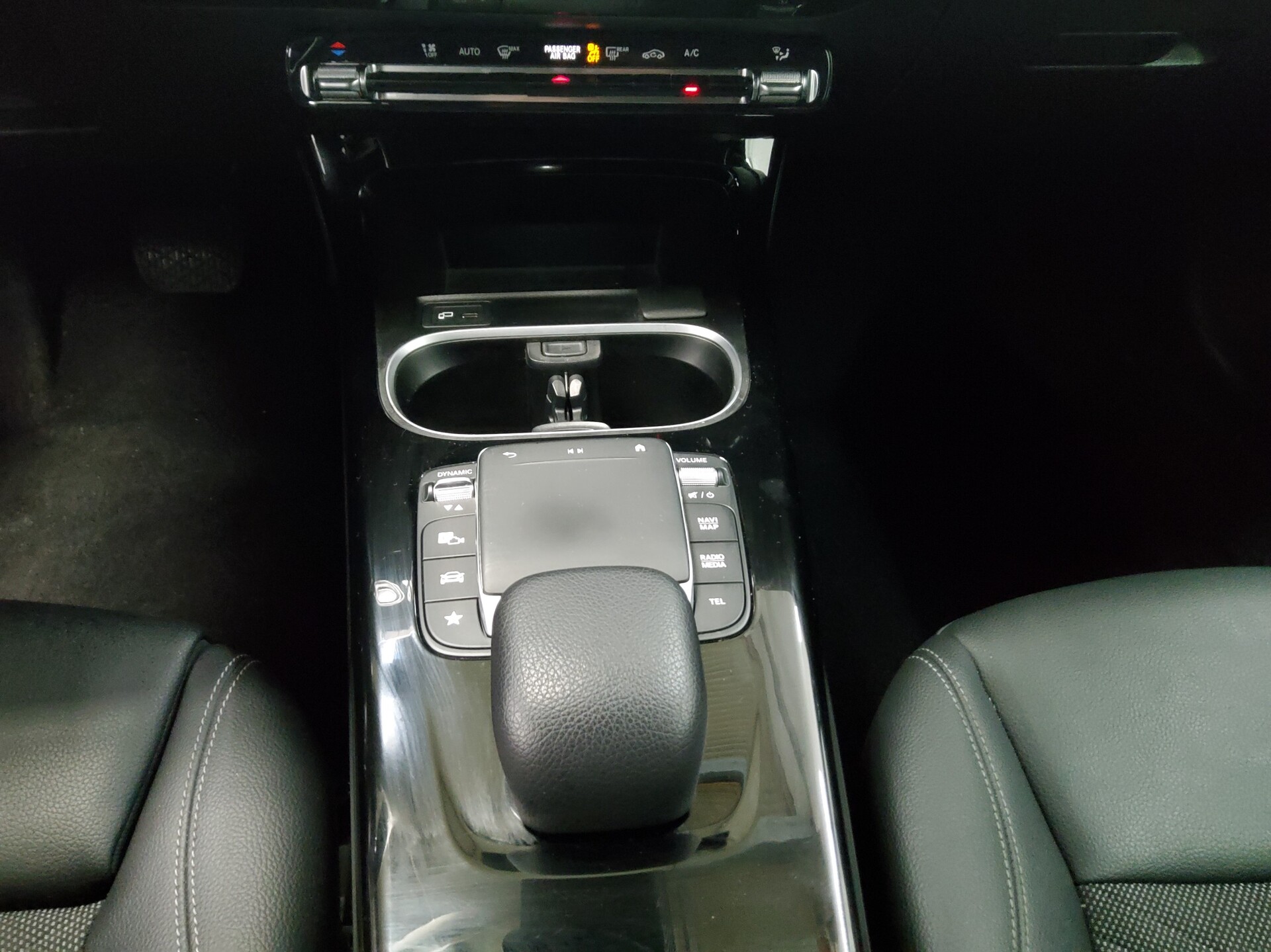Mercedes-Benz A 180 d T-Leder Navi LED AHK PDC Shz Tempomat 6