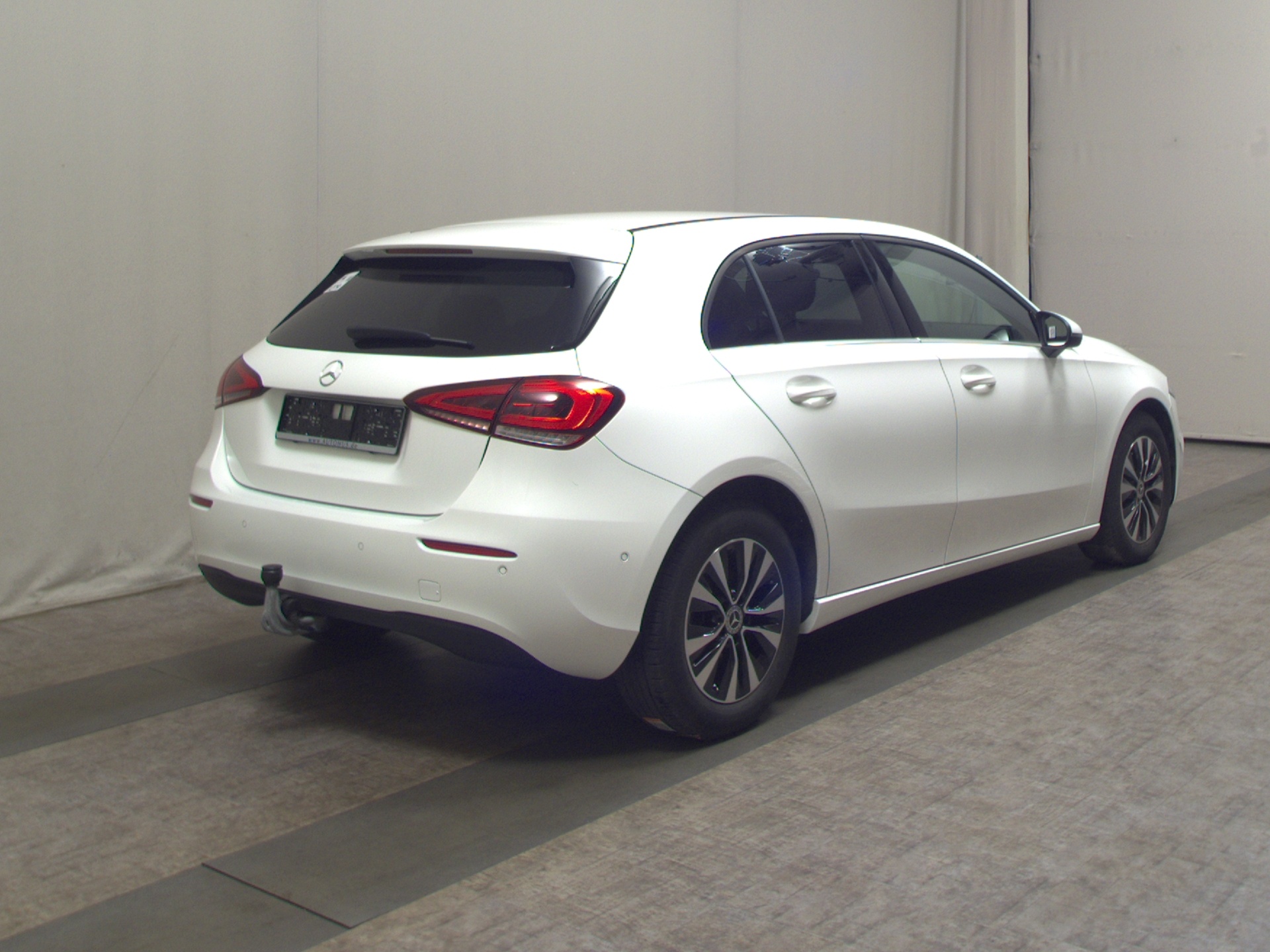 Mercedes-Benz A 180 d T-Leder Navi LED AHK PDC Shz Tempomat 4