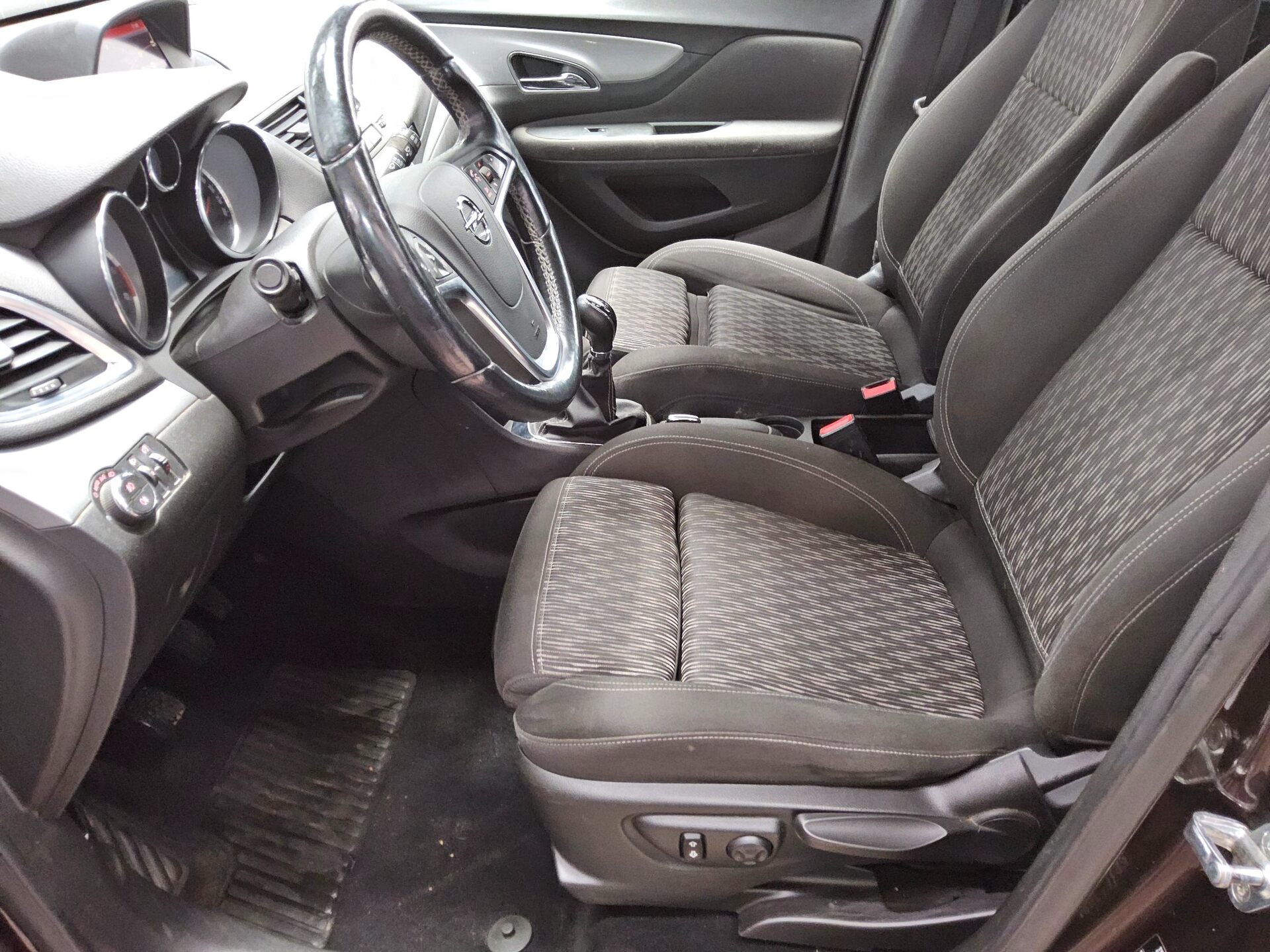 Opel Mokka 1.6 CDTI Edition AHK Navi PDC SHZ 8