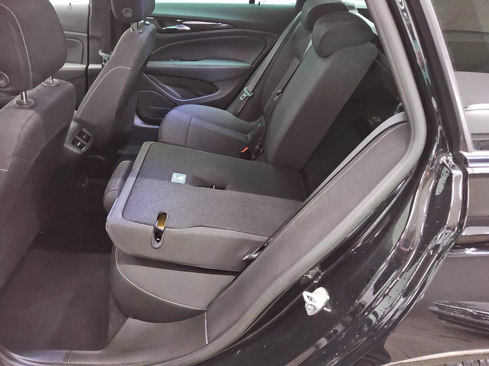 Opel Insignia ST 2.0 CDTI Business Ed. Navi LED HuD 12