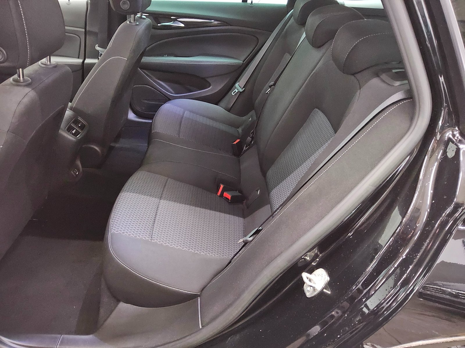 Opel Insignia ST 2.0 CDTI Business Ed. Navi LED HuD 13