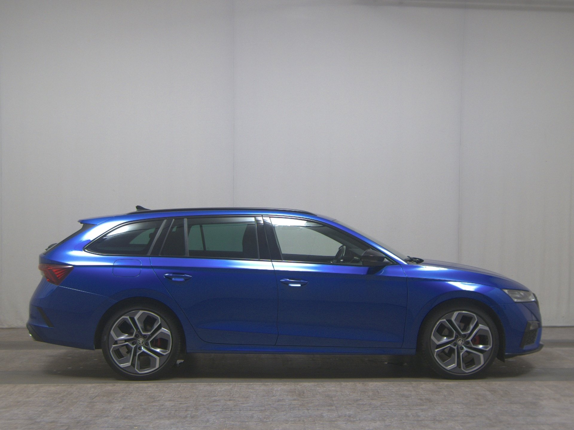 Skoda Octavia Kombi 2.0 TDI 4x4 RS Navi LED AID Shz AHK
