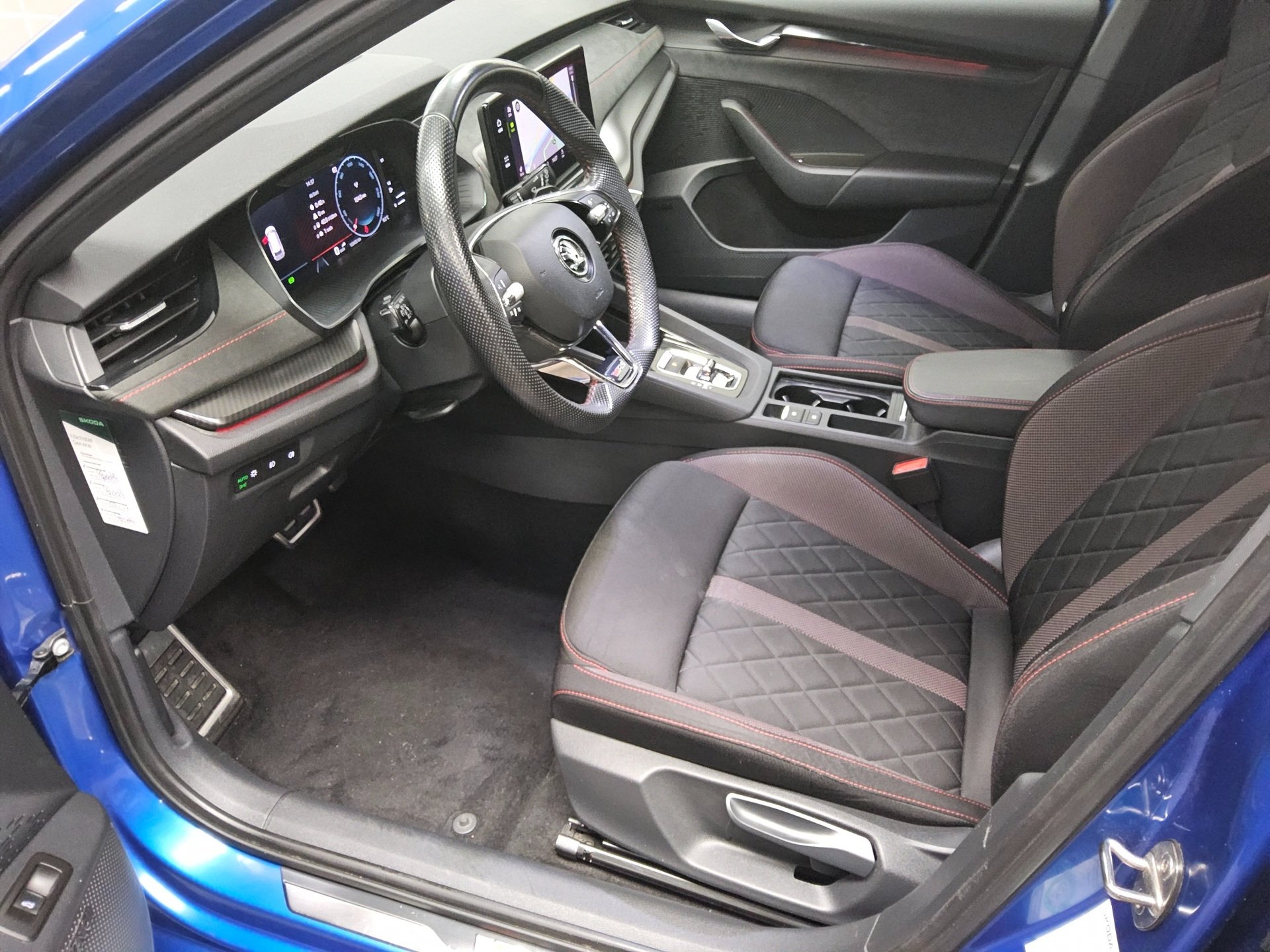 Skoda Octavia Kombi 2.0 TDI 4x4 RS Navi LED AID Shz AHK 8