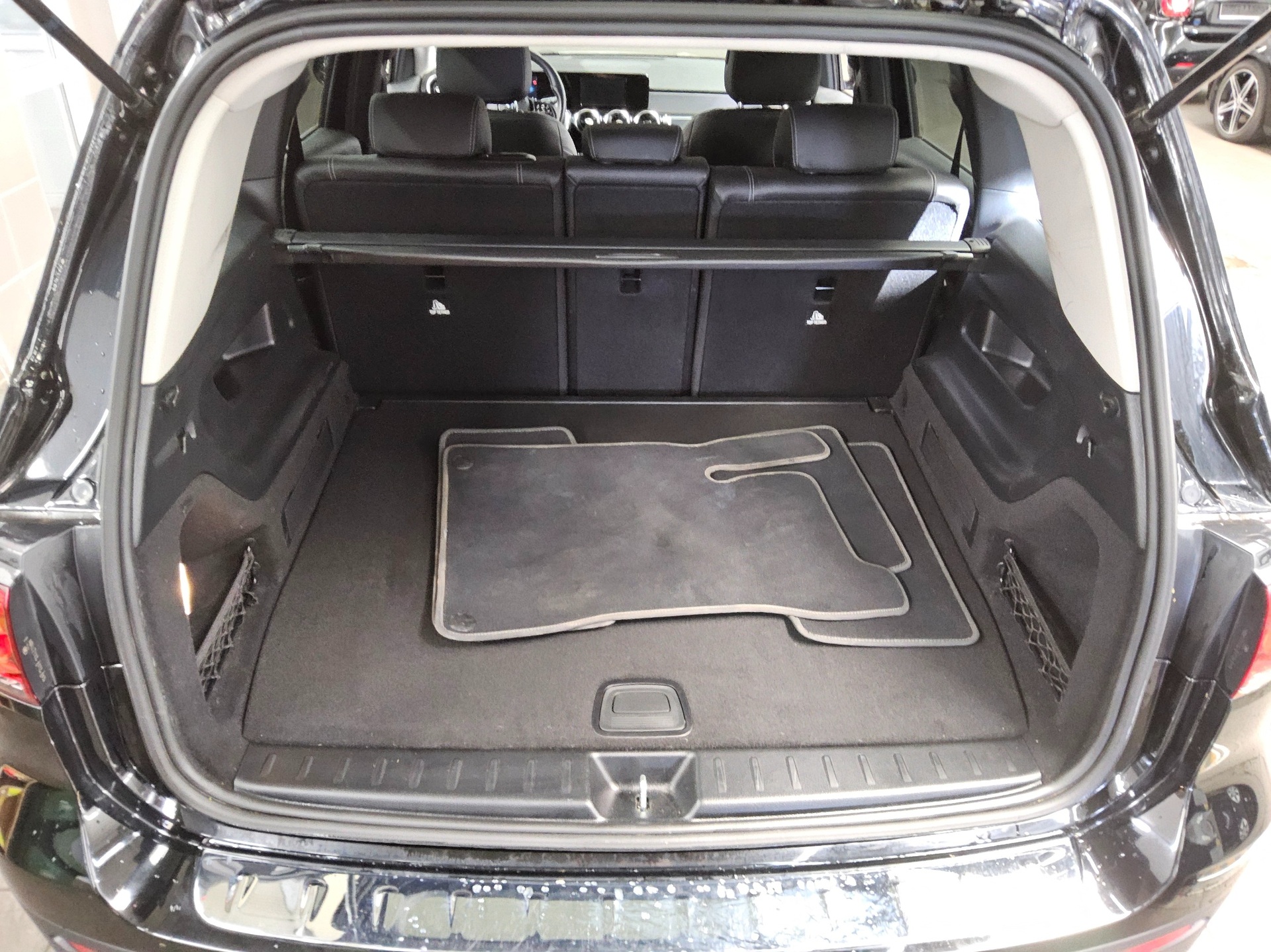 Mercedes-Benz GLB 200 d Style T-Leder Navi LED AHK Tempomat 12