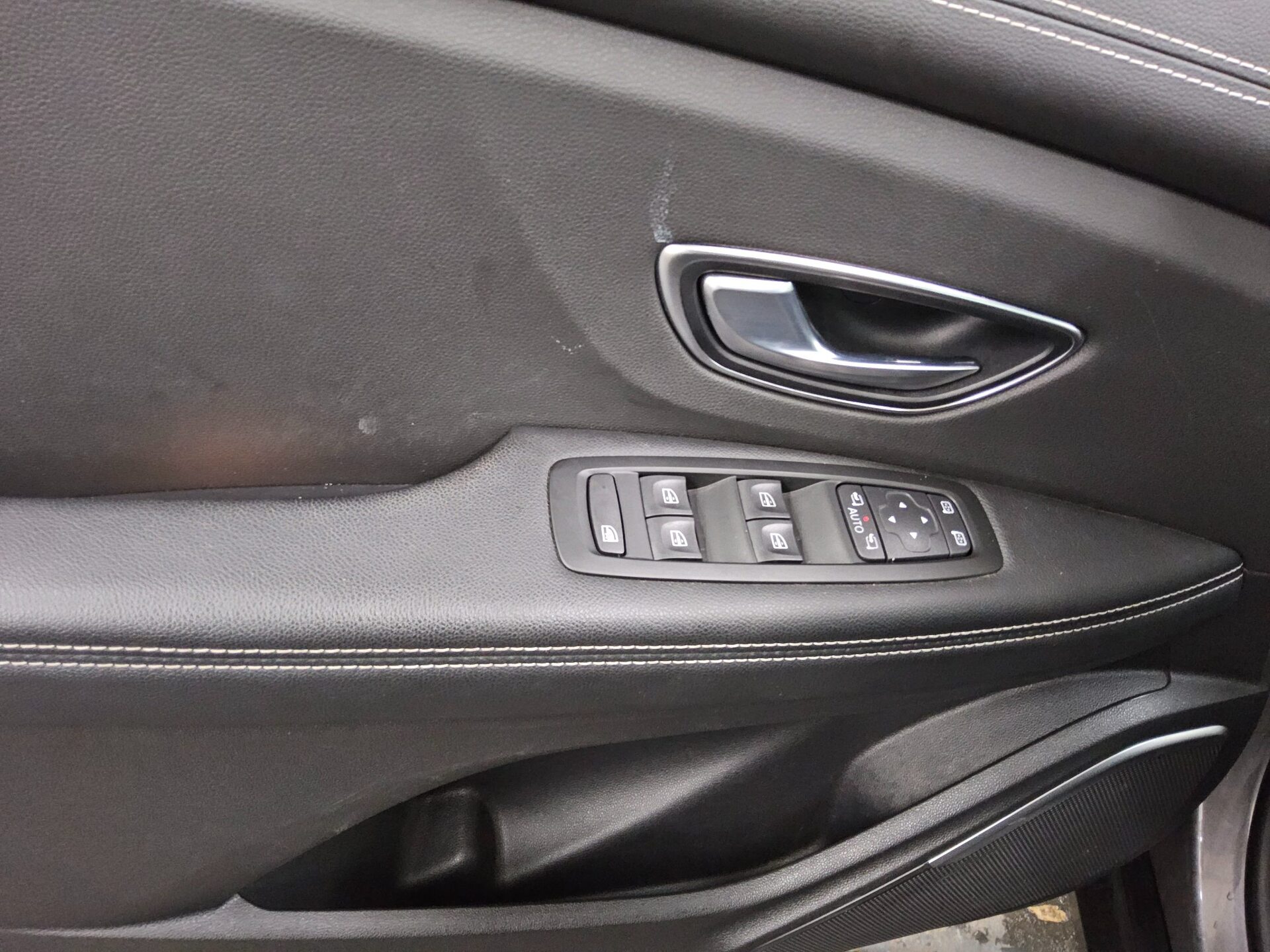 Renault Scenic 1.3 TCe Intens 7-Sitzer Navi LED HuD RfK 10