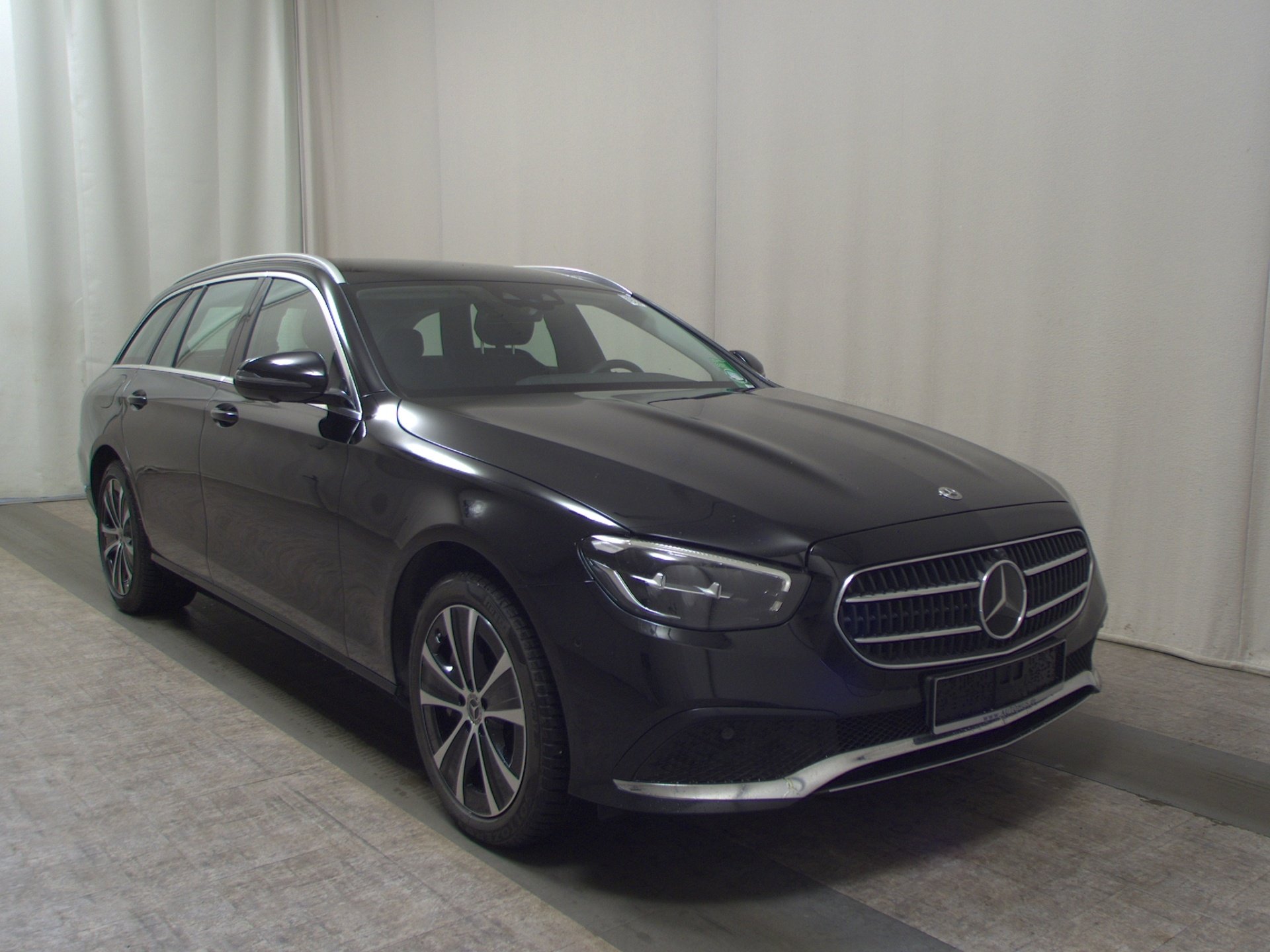 Mercedes-Benz E 300 T de 4M Avantgarde Navi LED Burmester 360° 3