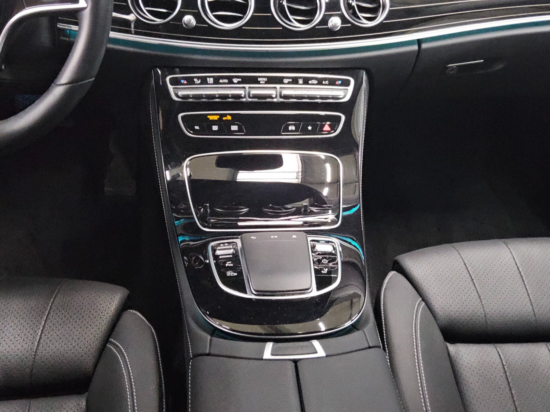 Mercedes-Benz E 300 T de 4M Avantgarde Navi LED Burmester 360° 6