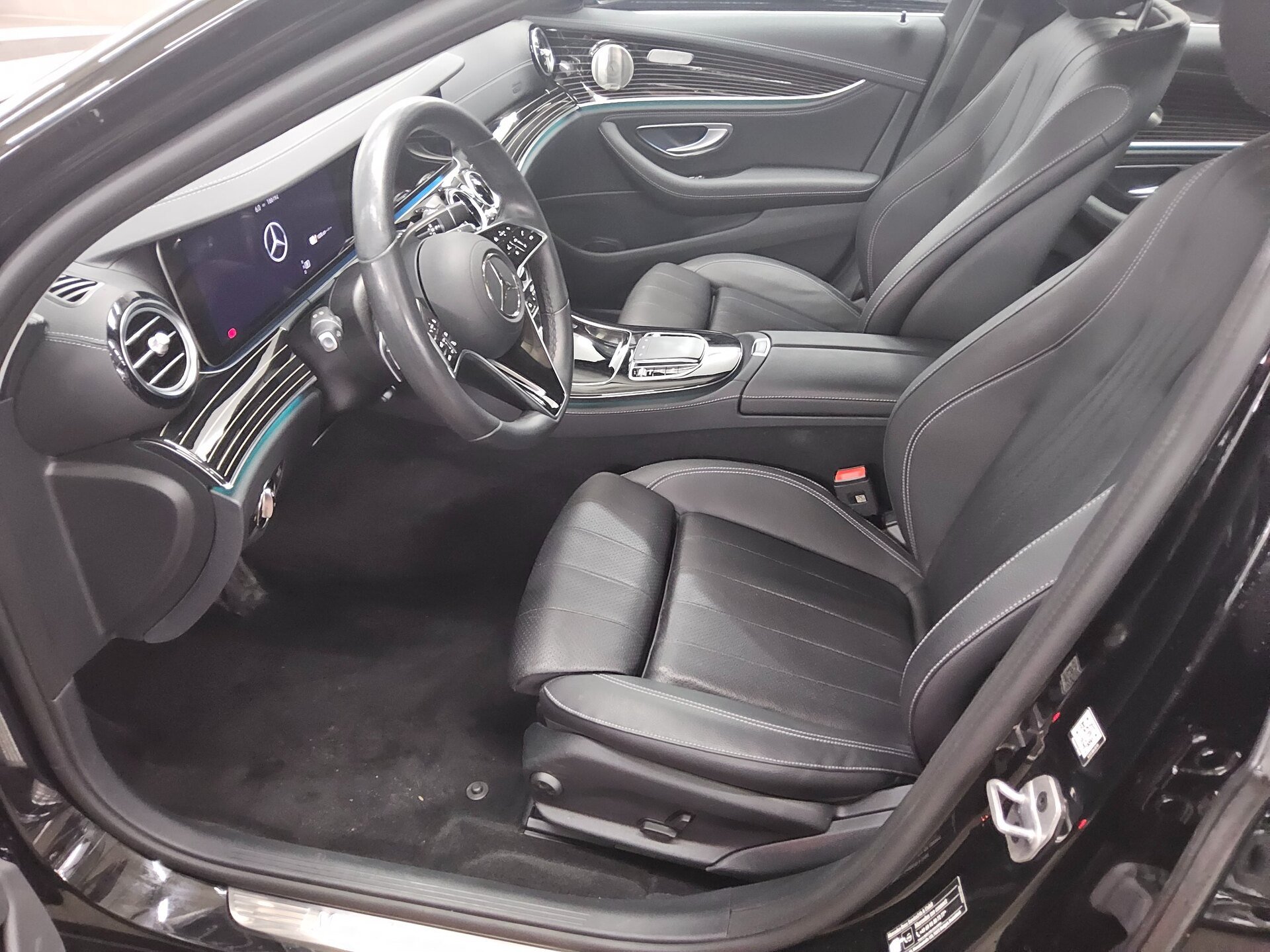 Mercedes-Benz E 300 T de 4M Avantgarde Navi LED Burmester 360° 9