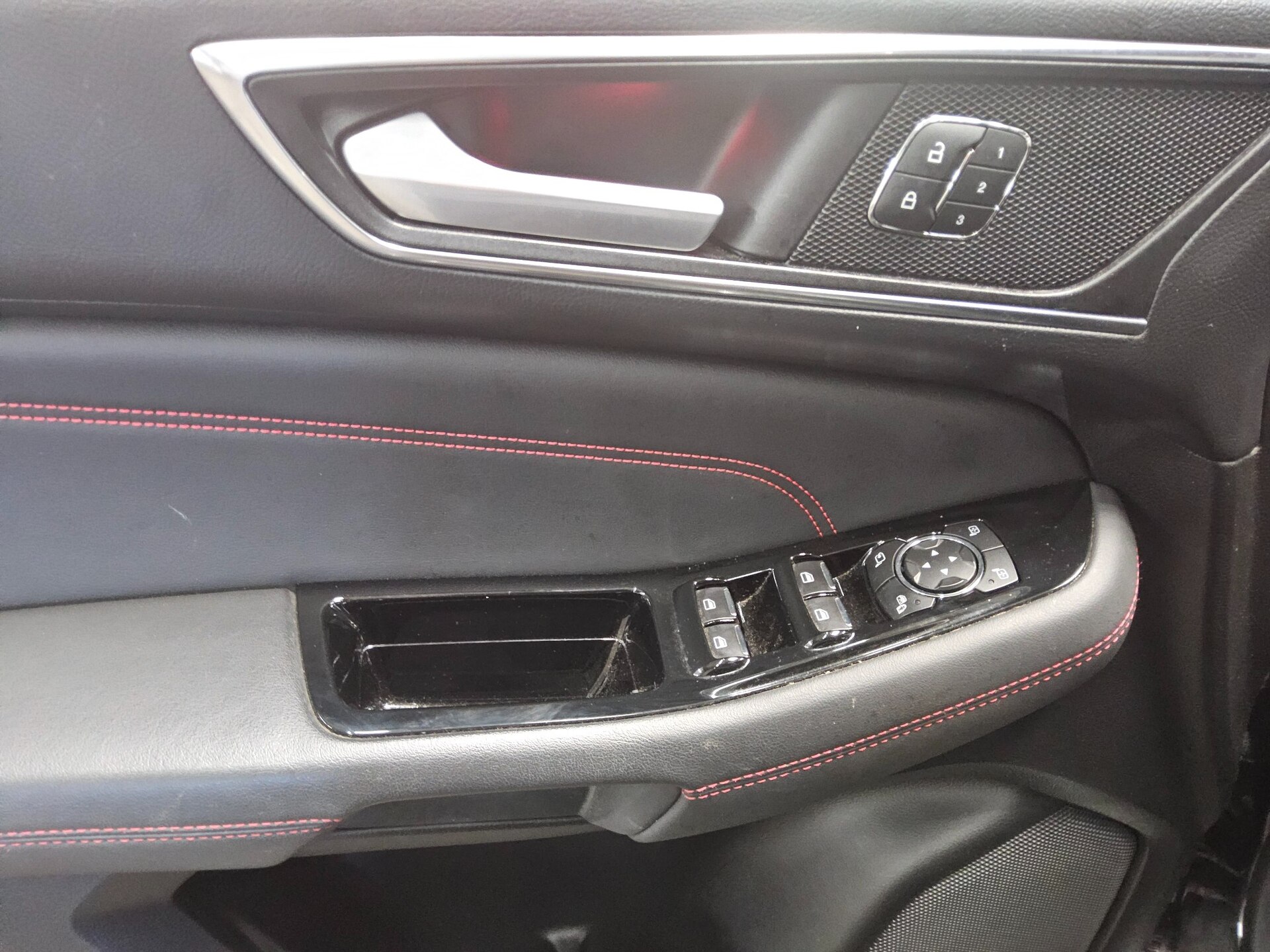 Ford S-Max 2.0 EB ST-Line 7-Sitzer Navi LED AHK ACC 9