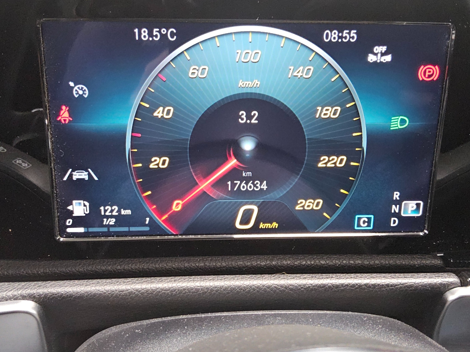 Mercedes-Benz GLB 200 d Progressive T-Leder Navi LED AHK PDC 8