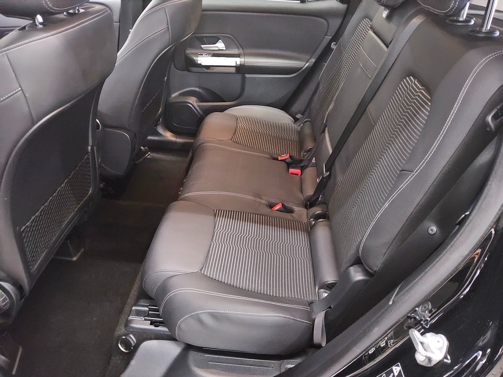 Mercedes-Benz GLB 200 d Progressive T-Leder Navi LED AHK PDC 13