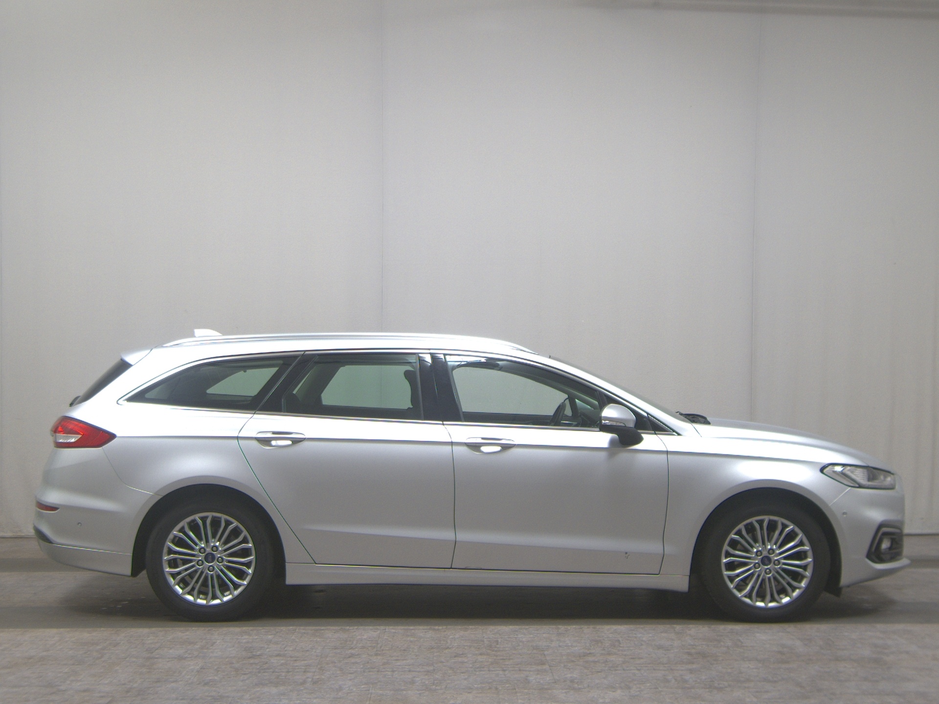 Ford Mondeo Turnier 2.0 EB Titanium Navi LED RfK ACC