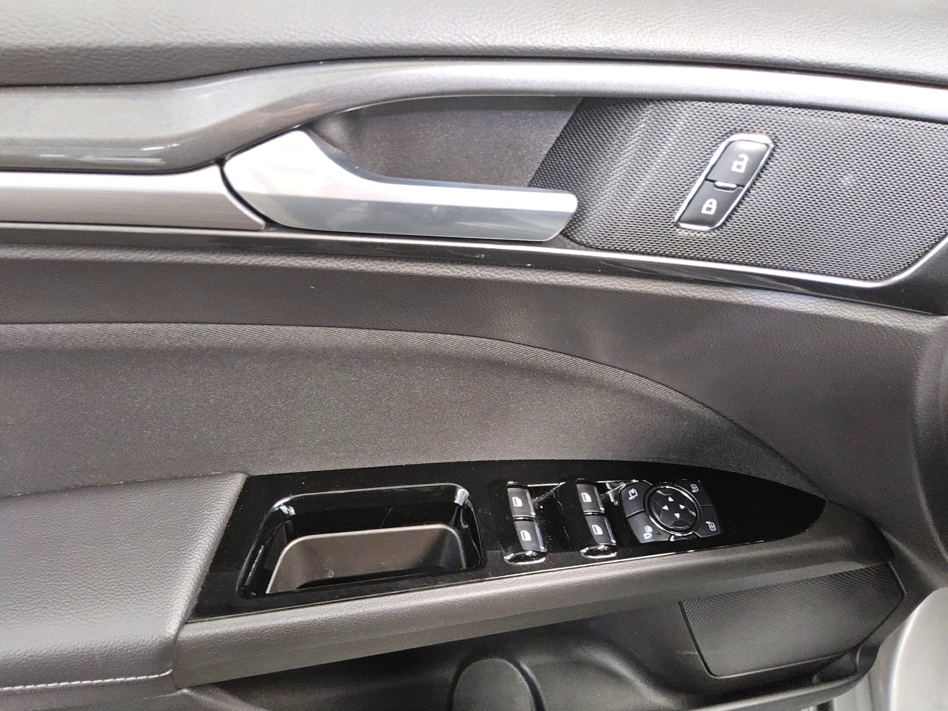 Ford Mondeo Turnier 2.0 EB Titanium Navi LED RfK ACC 9