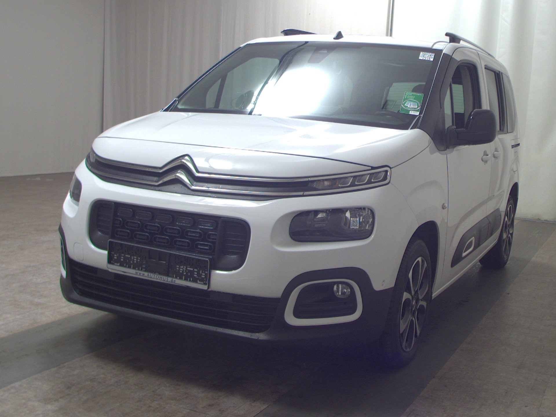 Citroën Berlingo 1.2 PureTech Shine Glasdach PDC AHK 2