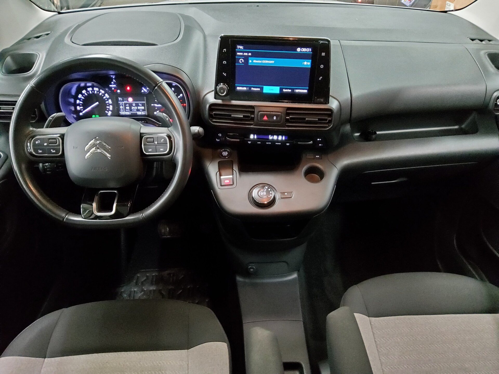 Citroën Berlingo 1.2 PureTech Shine Glasdach PDC AHK 5