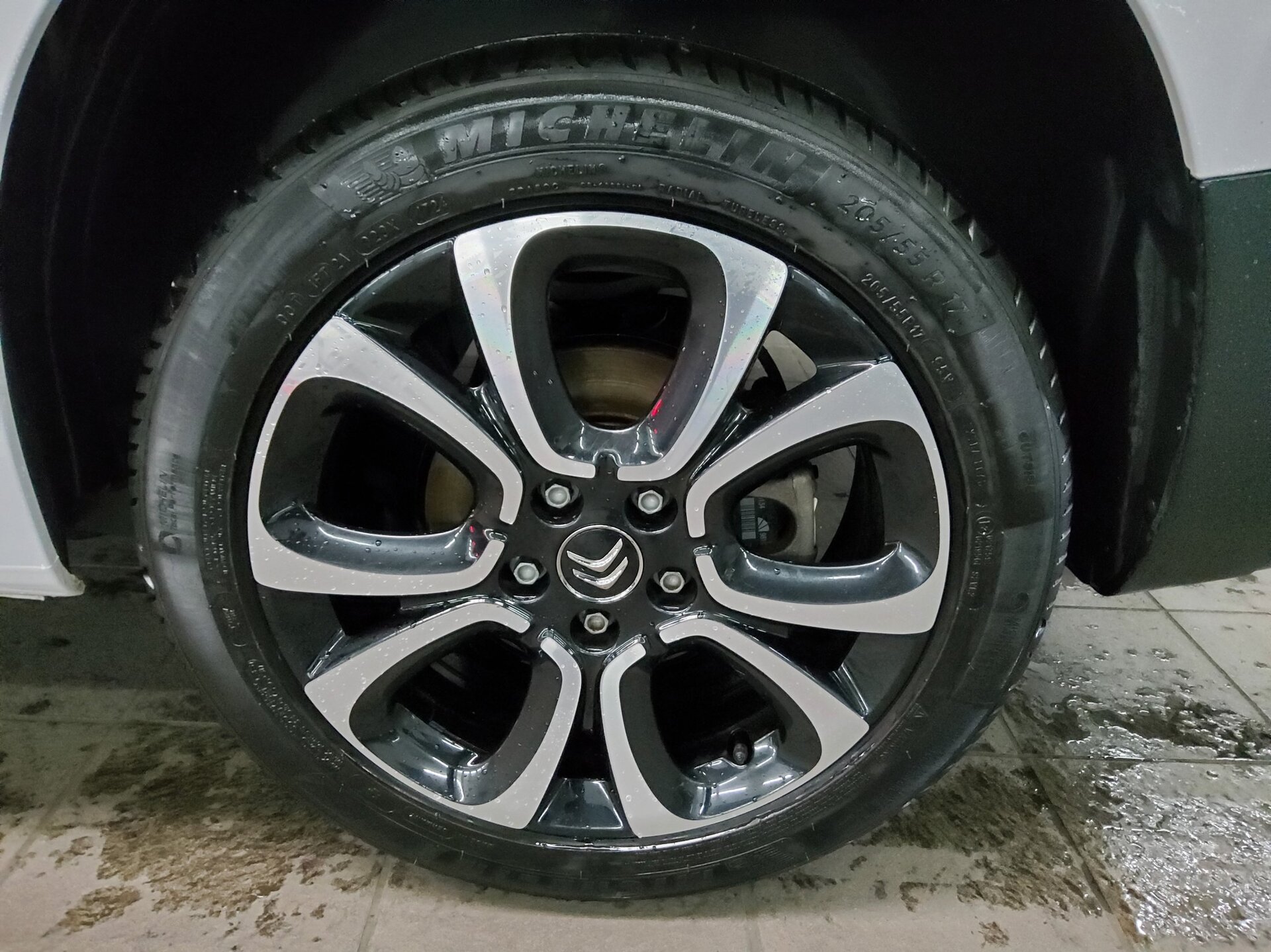 Citroën Berlingo 1.2 PureTech Shine Glasdach PDC AHK 10