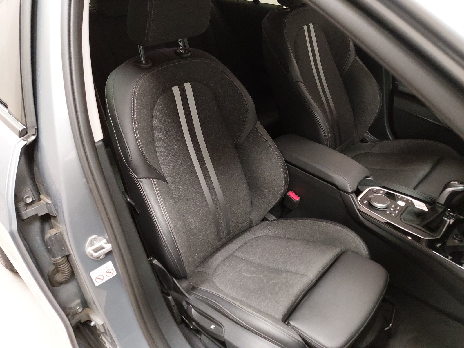 BMW 116i Sport Line Navi LED LC-Pro PDC SHZ 10