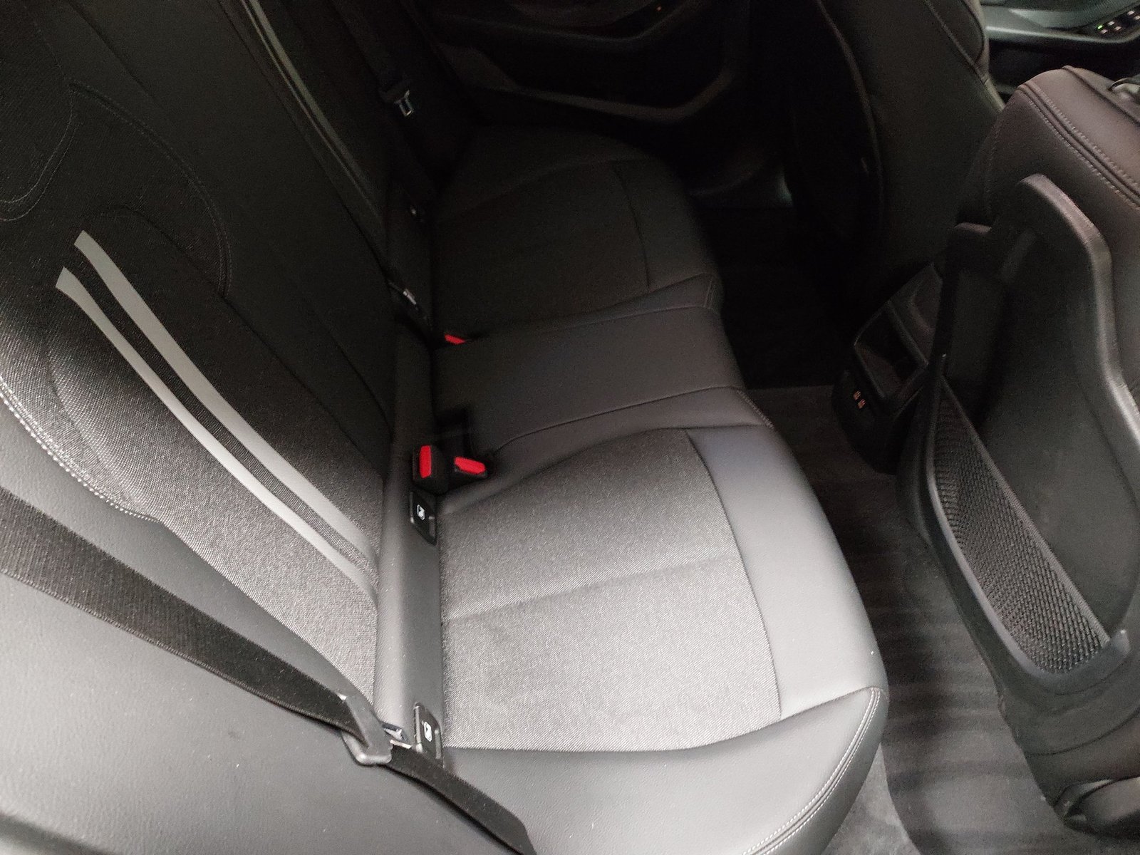 BMW 116i Sport Line Navi LED LC-Pro PDC SHZ 12