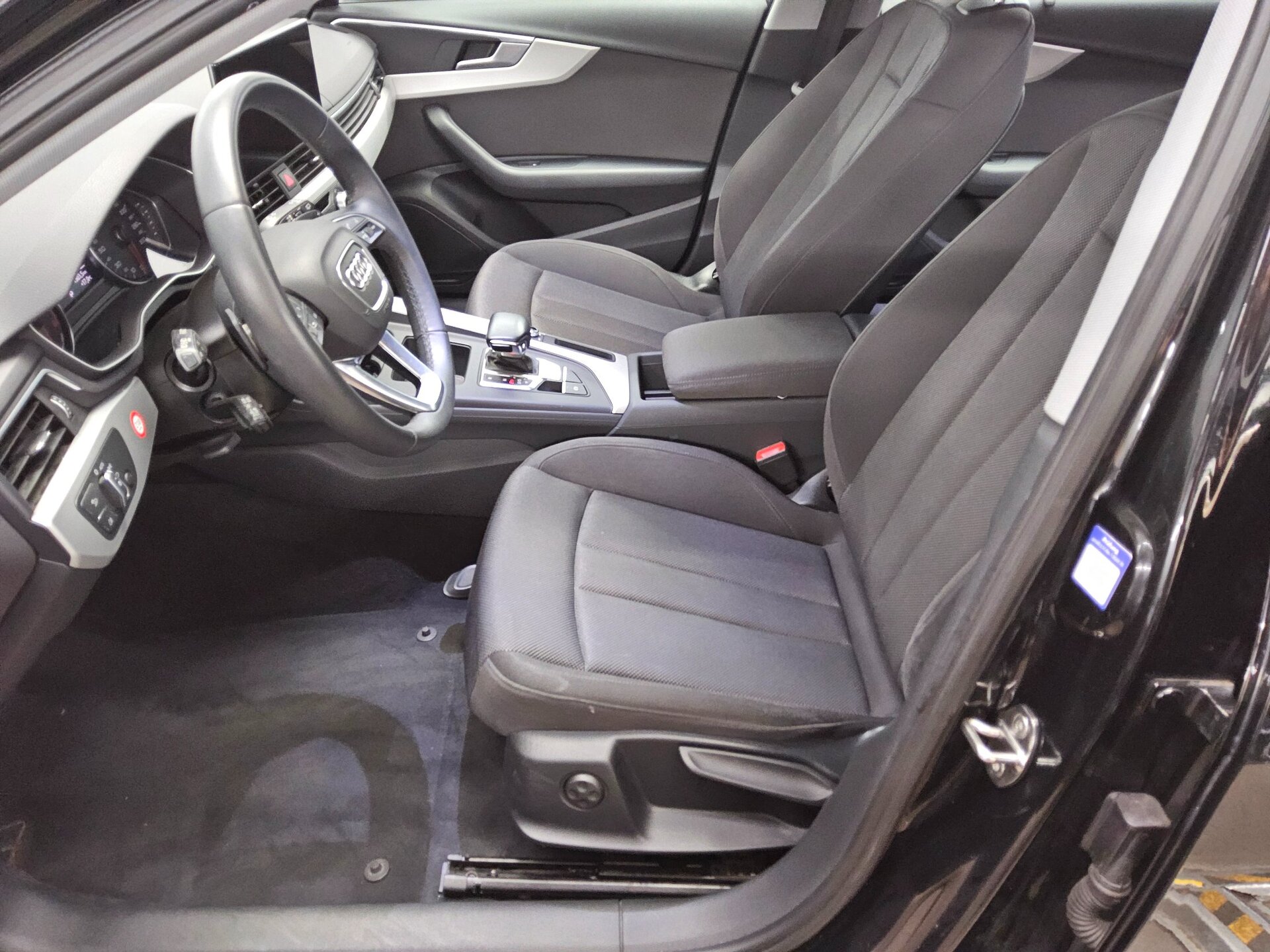 Audi A4 Avant 40 TDI Navi LED Shz PDC 8