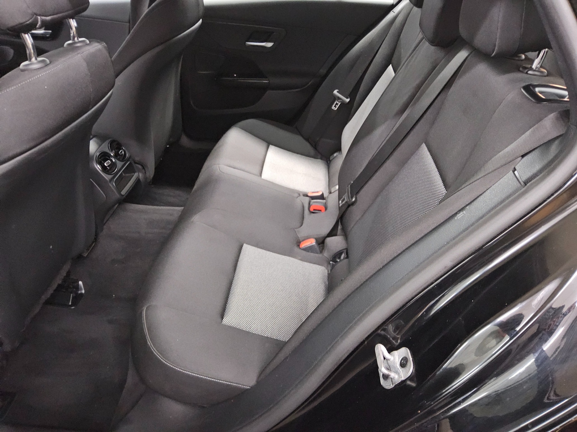 Mercedes-Benz C 200 T d Avantgarde Navi LED Rückfahrkamera 13