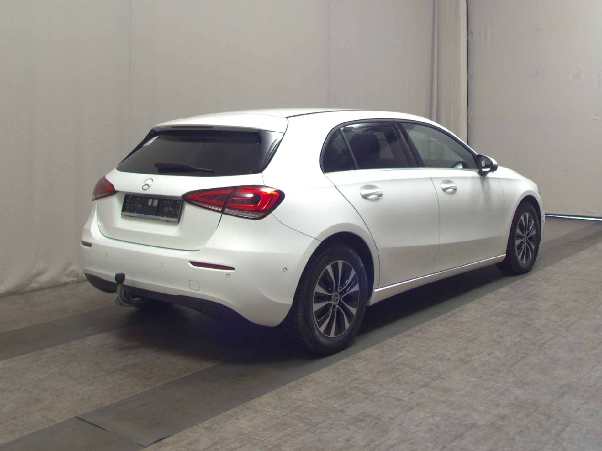 Mercedes-Benz A 180 d Navi LED Shz T-Leder AHK MBUX 4