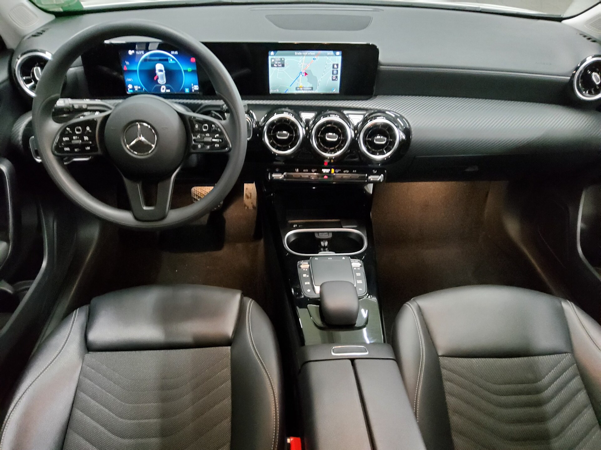 Mercedes-Benz A 180 d Navi LED Shz T-Leder AHK MBUX 5