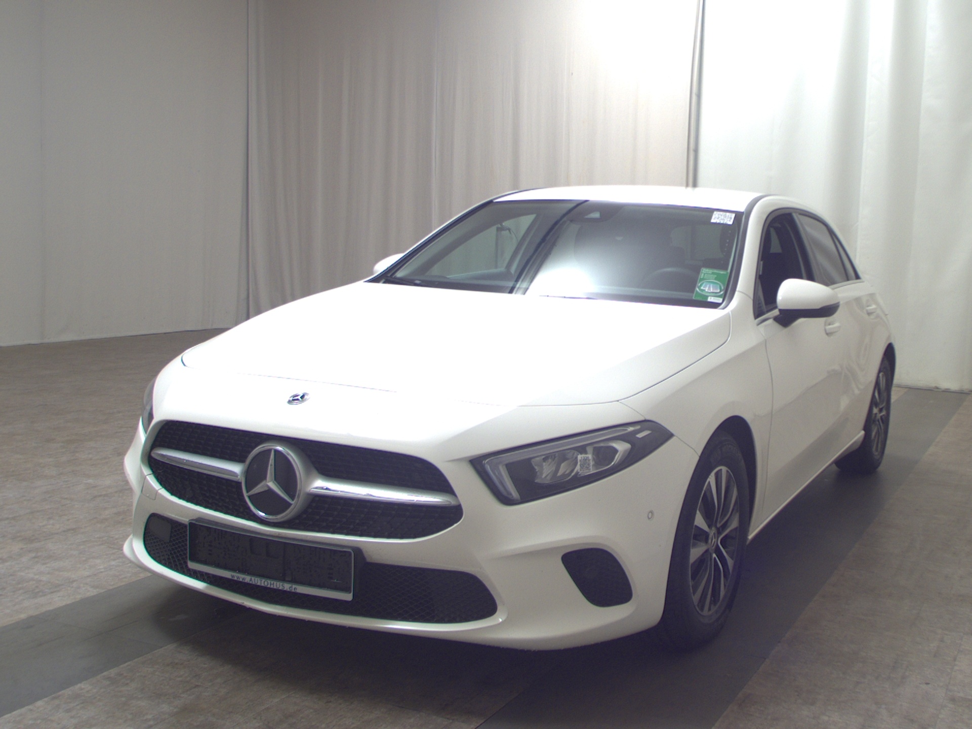 Mercedes-Benz A 180 d Navi LED Shz T-Leder AHK MBUX 2