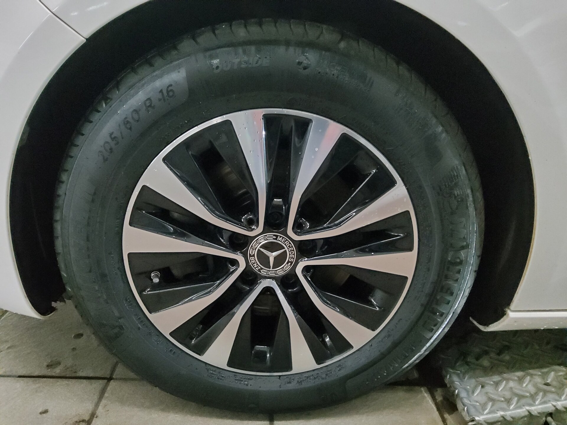 Mercedes-Benz A 180 d Navi LED Shz T-Leder AHK MBUX 11