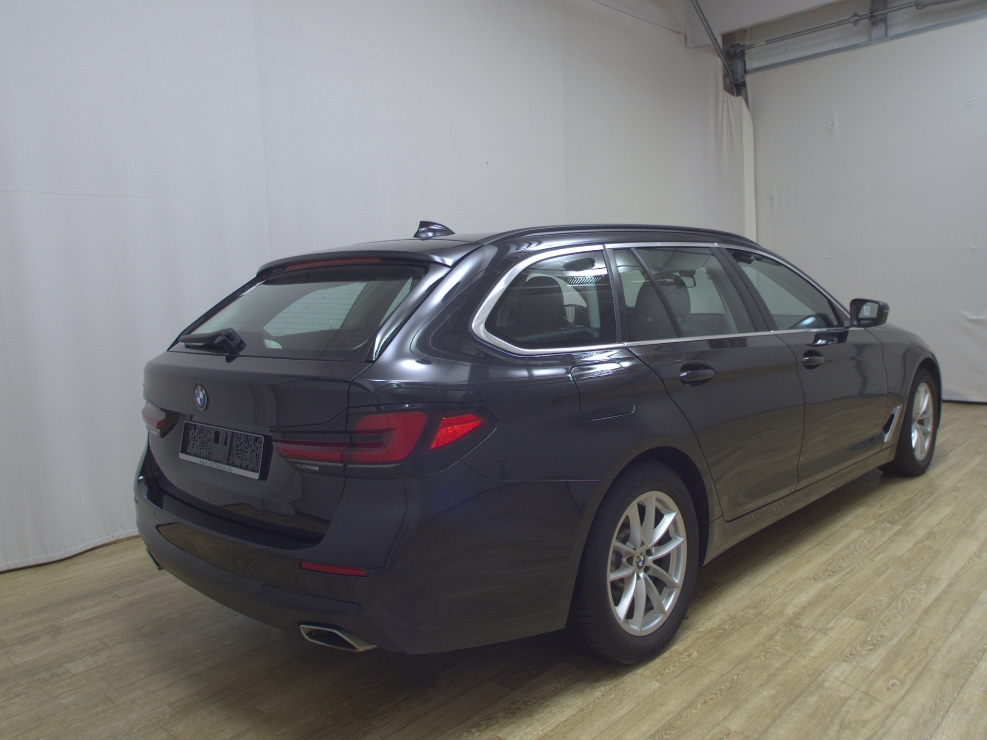 BMW 520dA Touring Leder Navi LED Pano 4xShz Klima 4