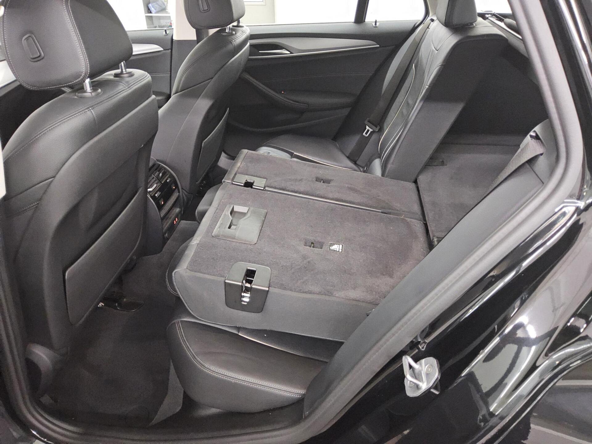 BMW 520dA Touring Leder Navi LED Pano 4xShz Klima 13