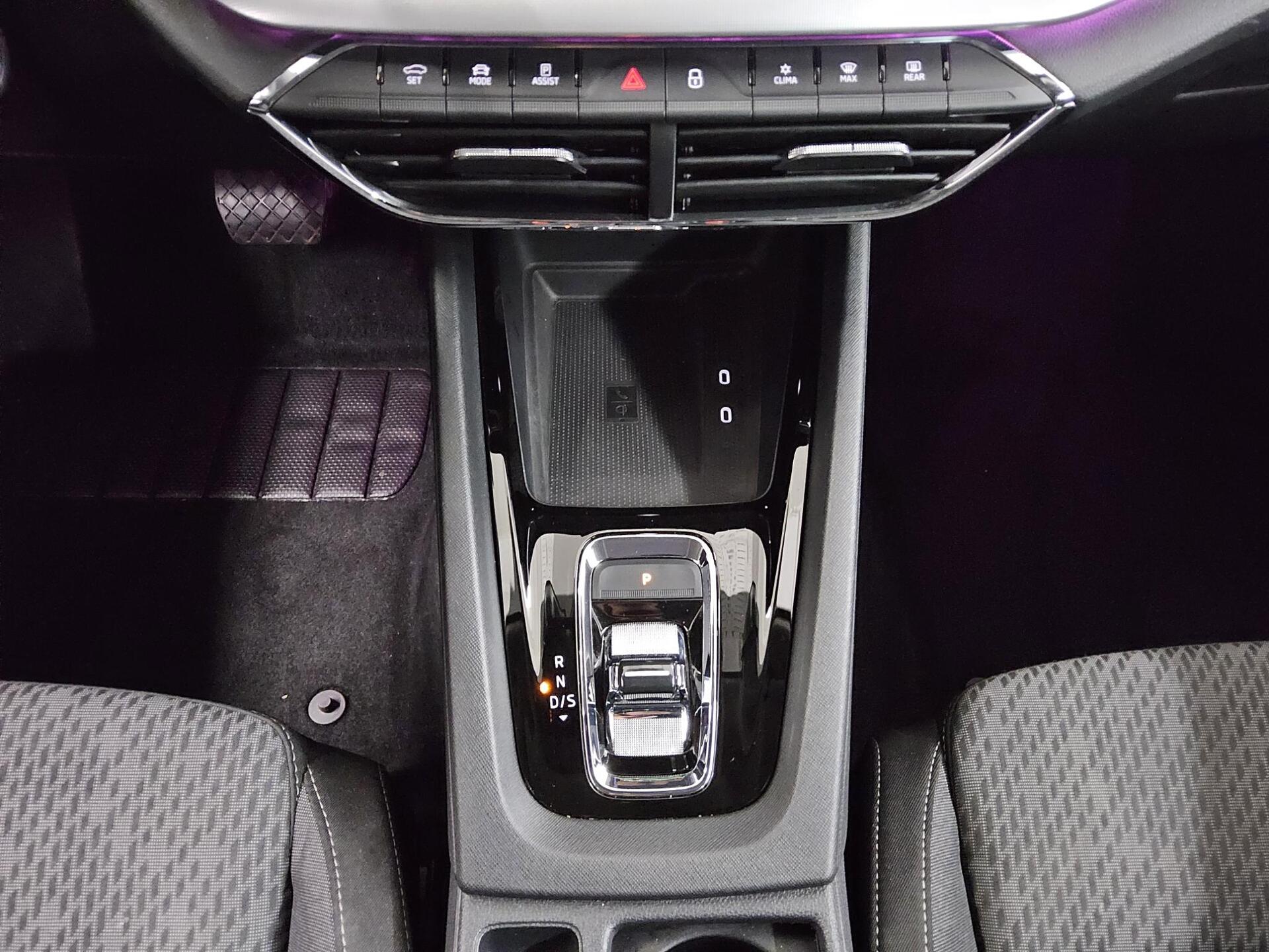 Skoda Octavia Kombi 2.0 TDI Style Navi LED AID Shz HuD AHK 6