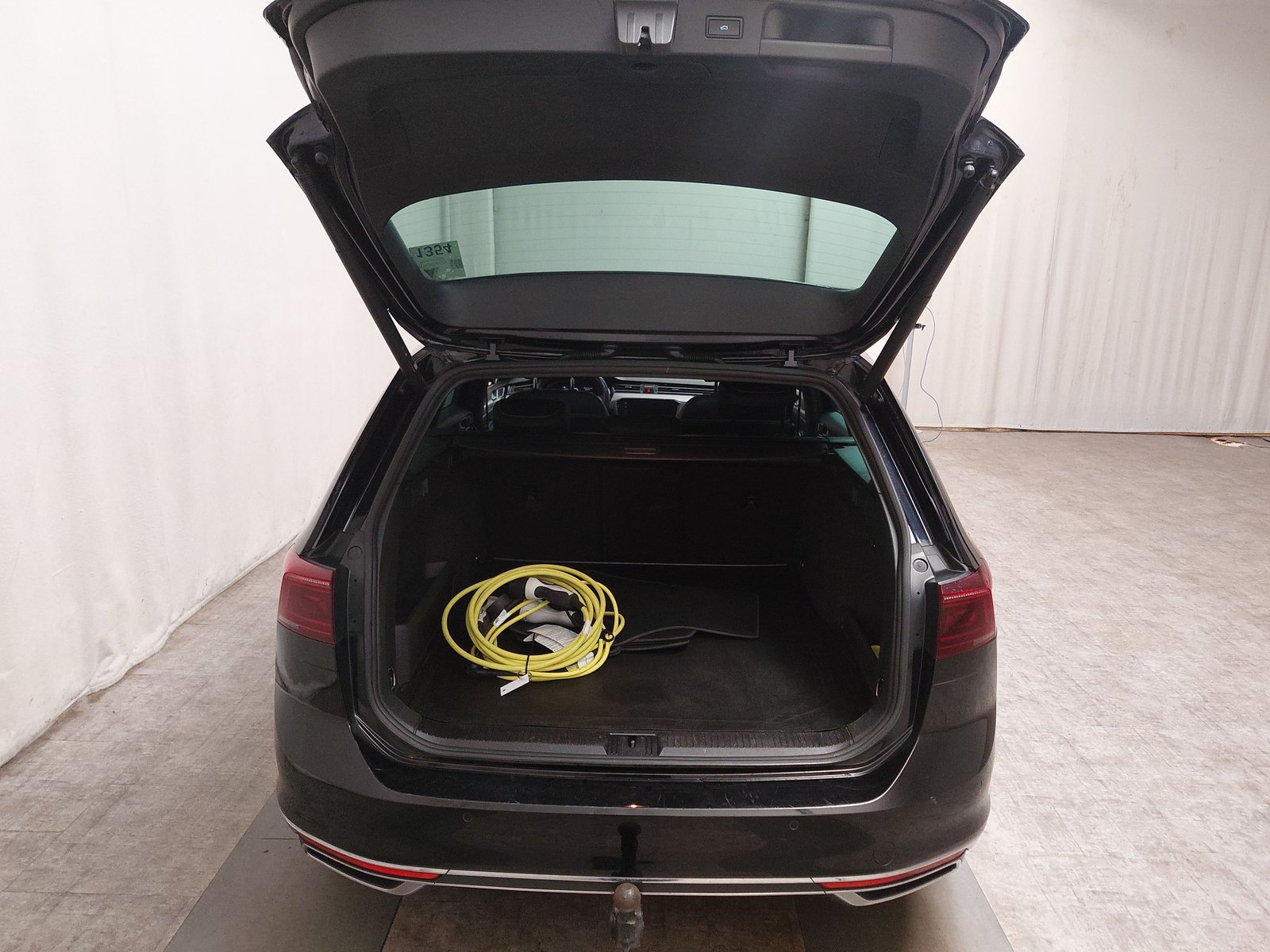 Volkswagen Passat Var. GTE 1.4 TSI Navi LED AID Pano AHK 15
