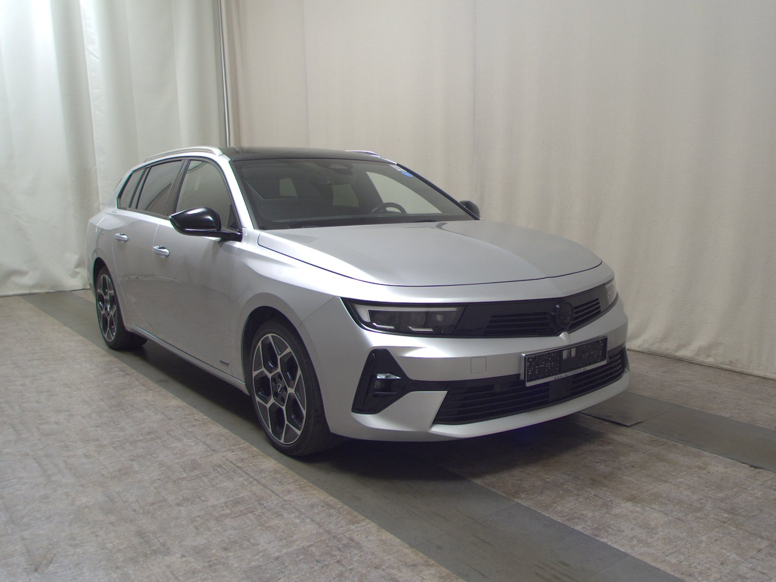 Opel Astra ST Ultimate 1.6 Hybrid T-Leder Nav LED HuD 3
