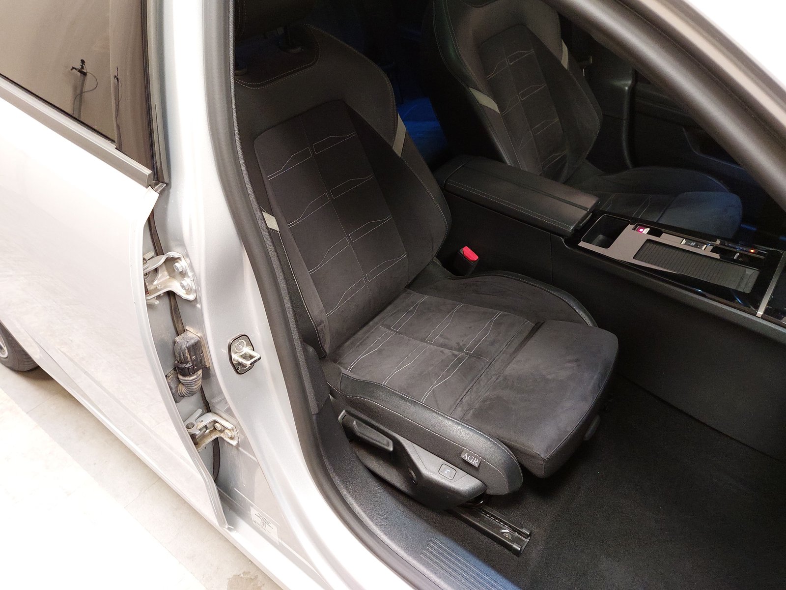 Opel Astra ST Ultimate 1.6 Hybrid T-Leder Nav LED HuD 10